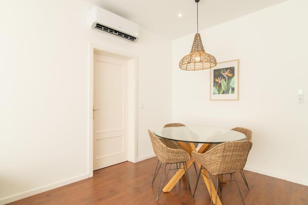 Cozy Sea View Apartment Near City & Airport Πόντα Ντελγκάντα Εξωτερικό φωτογραφία