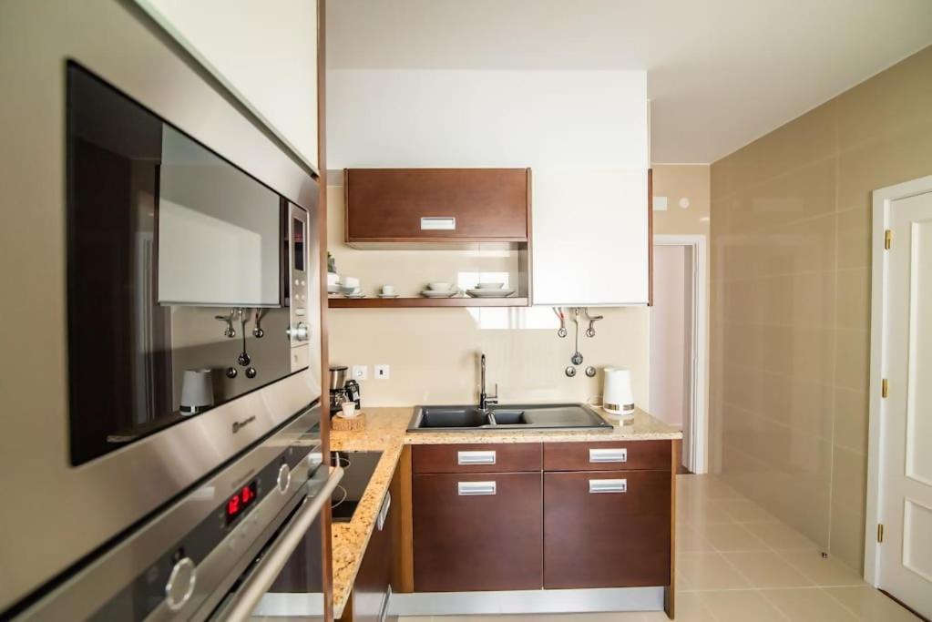 Cozy Sea View Apartment Near City & Airport Πόντα Ντελγκάντα Εξωτερικό φωτογραφία