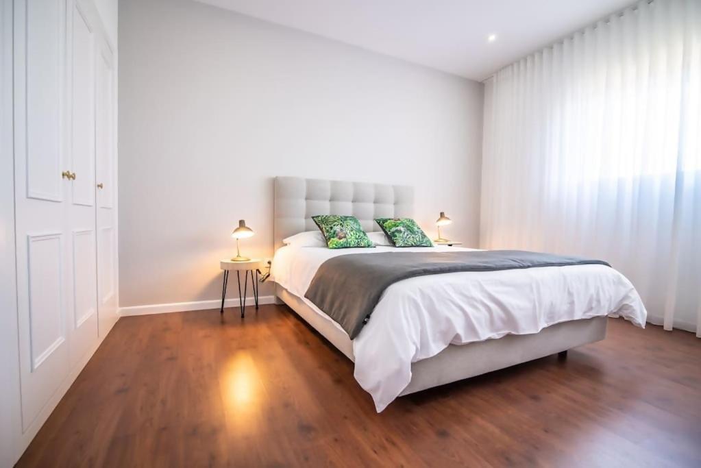 Cozy Sea View Apartment Near City & Airport Πόντα Ντελγκάντα Εξωτερικό φωτογραφία