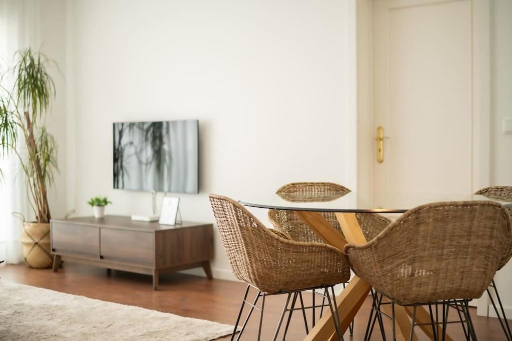 Cozy Sea View Apartment Near City & Airport Πόντα Ντελγκάντα Εξωτερικό φωτογραφία