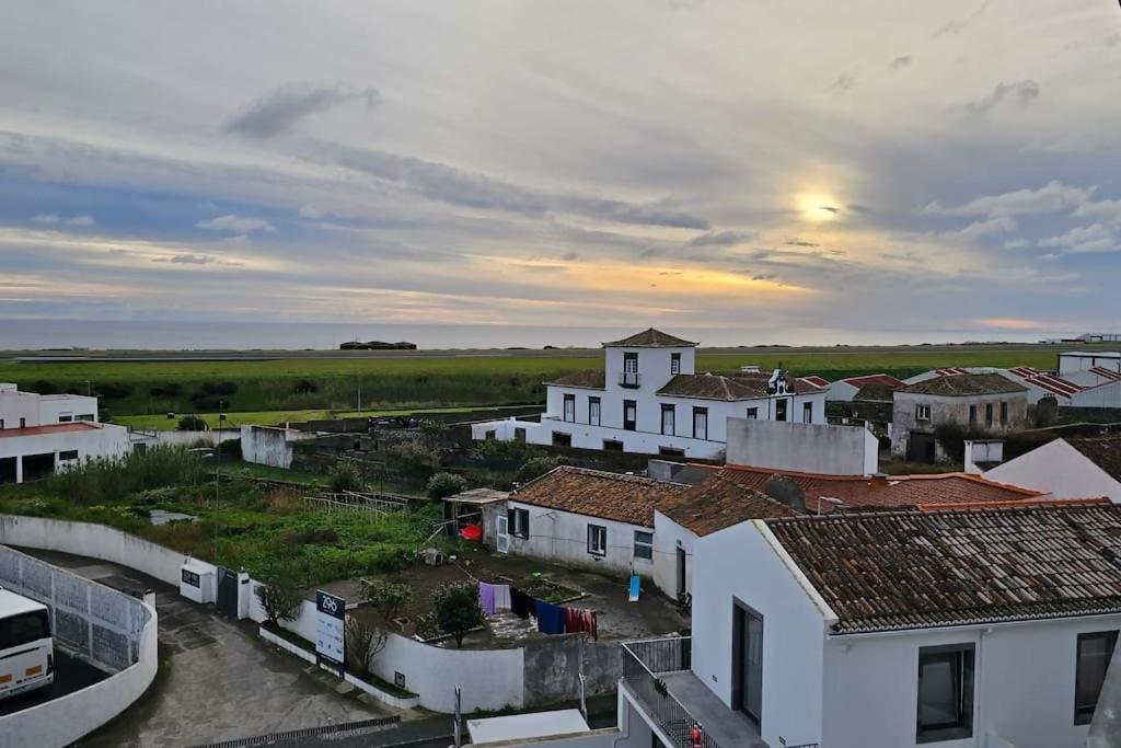 Cozy Sea View Apartment Near City & Airport Πόντα Ντελγκάντα Εξωτερικό φωτογραφία
