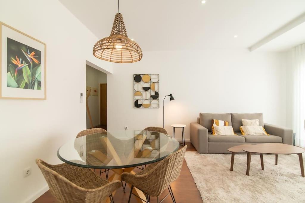 Cozy Sea View Apartment Near City & Airport Πόντα Ντελγκάντα Εξωτερικό φωτογραφία