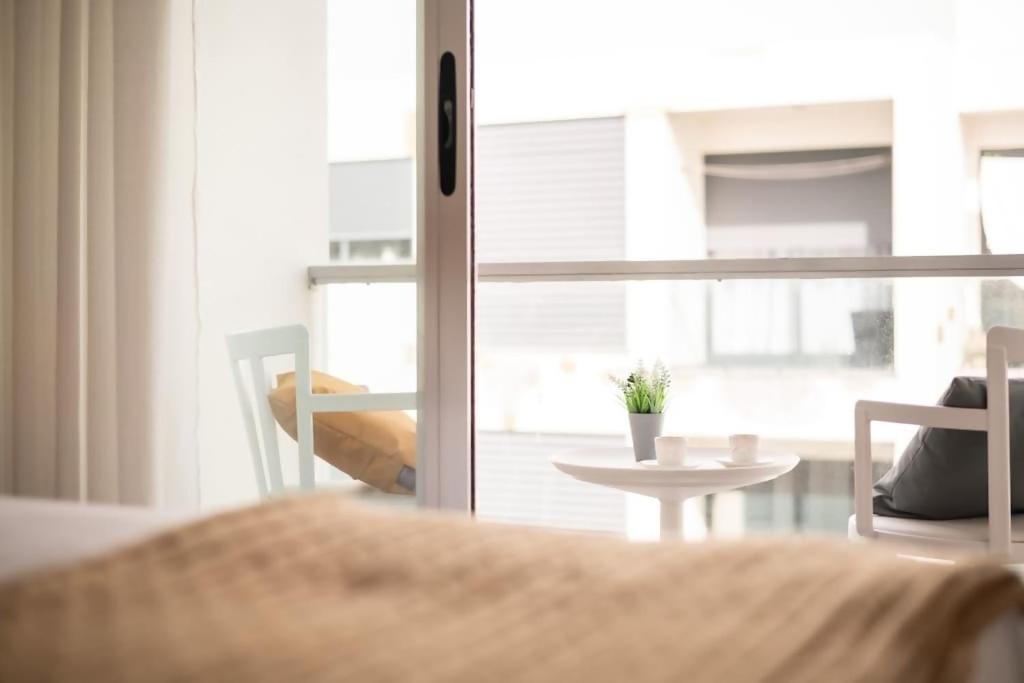 Cozy Sea View Apartment Near City & Airport Πόντα Ντελγκάντα Εξωτερικό φωτογραφία